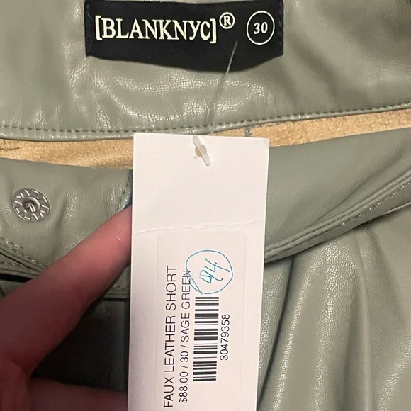 NWT BlankNYC Faux Leather Shorts - Picture 3 of 3